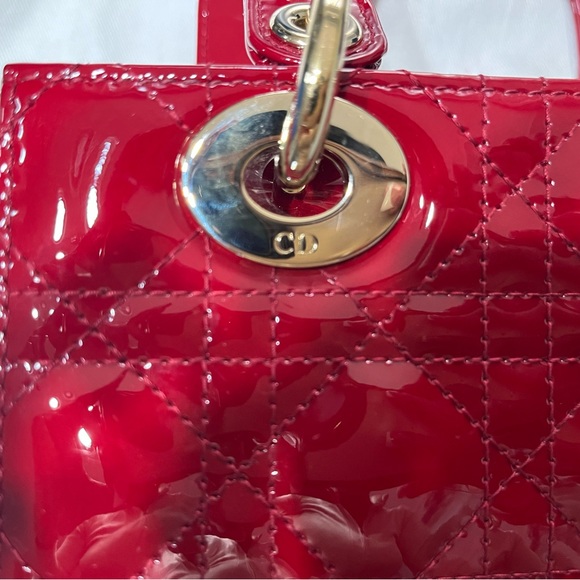DIOR - Lady Dior medium in red patent - Picture 3 of 13